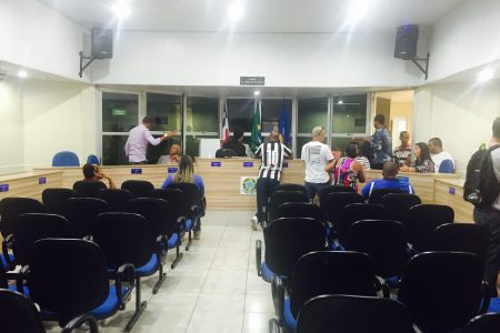 SessA?o na CA?mara de Lauro de Freitas A� suspensa por ausA?ncia dos vereadores