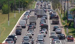engarrafamento-estrada-do-coco