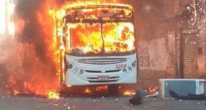 19753,sindicato-confirma-20-onibus-queimados-este-ano-sindrome-do-panico-2