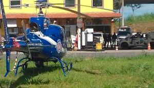 650x375_pm-usa-helicoptero-nas-buscas-pelos-criminosos-em-matagal-na-br324_1651237
