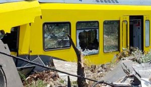 650x375_trens-se-colidem-de-frente-e-deixam-mortos-e-feridos-na-italia-nesta-terca_1650736