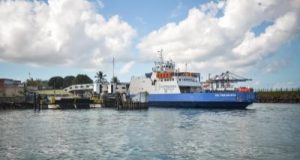 20231,passageiro-cai-do-ferry-proximo-a-salvador-internacional-diz-que-ele-se-jogou-2