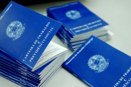 Taxa de desemprego no Brasil recua para 7,1% em maio, menor nível desde 2014