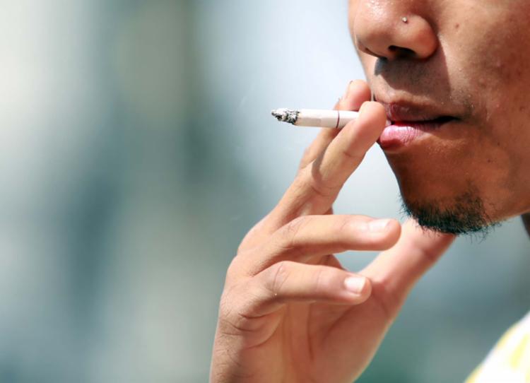 O cigarro leva uma fatia de 1,08% do orA�amento mensal das famA�lias