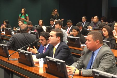 ComissA?o aprova proposta que autoriza atividade da vaquejada