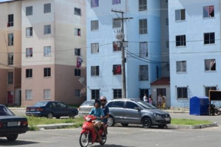 VIOLASNCIA: Homem A� assassinado a facadas pelo vizinho em CamaA�ari