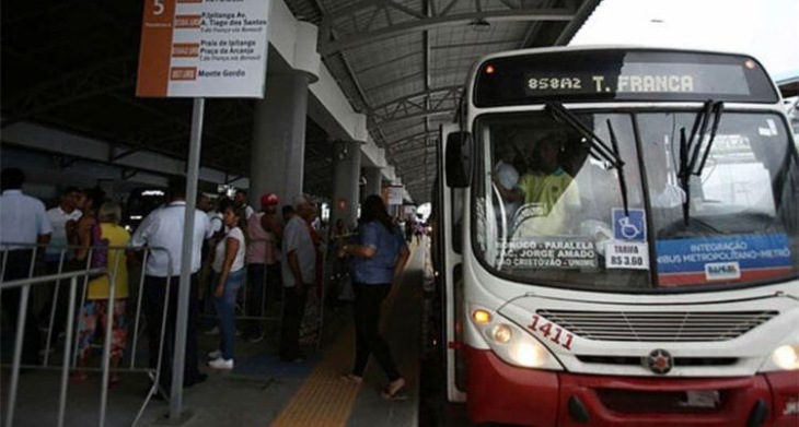 Integração dos ônibus metropolitanos tem sido ruim para os moradores de Vilas do Atlântico e Miragem (Foto: Divulgação)