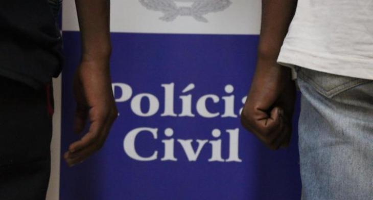 Adolescentes foram apreendidos após vários assaltos a ônibus (Foto: Alberto Maraux/SSP)