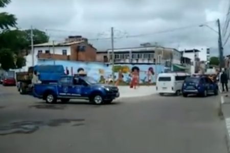 Prefeitura de Salvador diz que praA�a em Itinga era construA�da sem alvarA?s