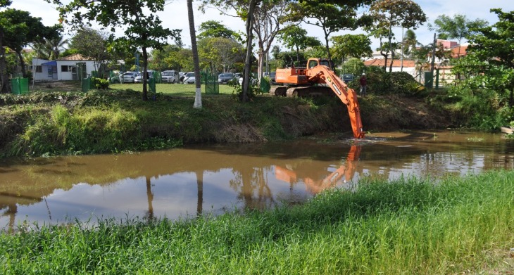 Prefeitura de Lauro de Freitas realiza obras no Rio Sapato (Foto: Divulgação)