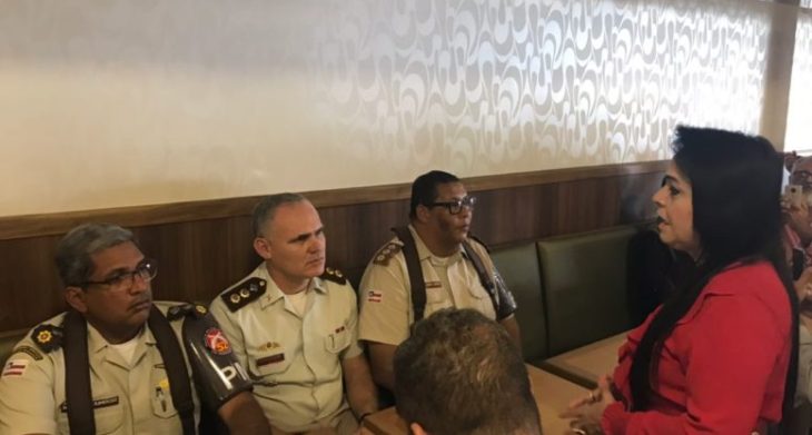 Prefeita Moema Gramacho participou de coletiva que detalhou plano de segurança para o réveillon em Lauro de Freitas (Foto: Divulgação)