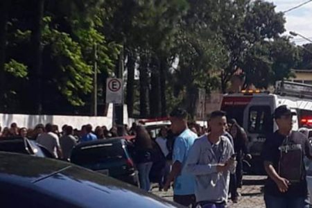 Terror em São Paulo: adolescentes metralham 6 crianças em escola e se matam