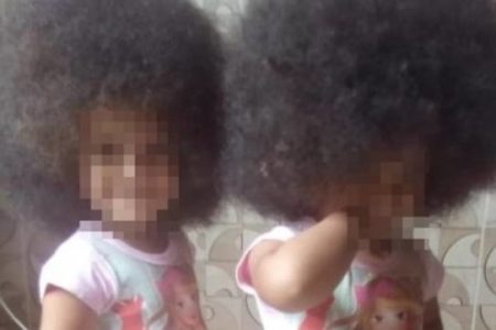 Mãe denuncia racismo de segurança de metrô contra filhas gêmeas: ‘Bucha 1 e bucha 2