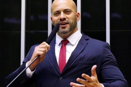 Vídeo: Deputado Federal detona ataques de Kannário à PM-BA: “Se fosse eu ali, subia no trio e te arrancava no tapa”