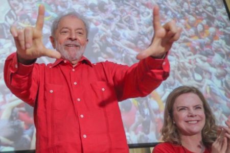 Com bens bloqueados pela Justiça, Lula passa a receber salário do PT