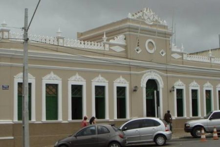 Prefeitura de Vitória da Conquista torna obrigatório uso de máscaras em lojas, bancos e transporte