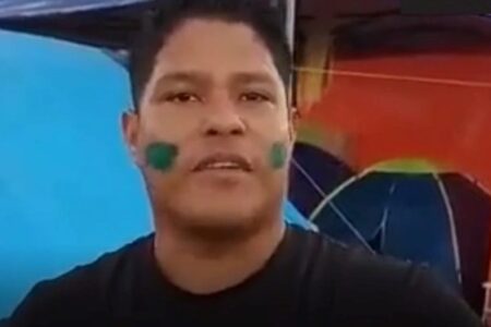 Venezuelano conta como foi a ascensão do comunismo no país e faz relato estarrecedor; VEJA VÍDEO