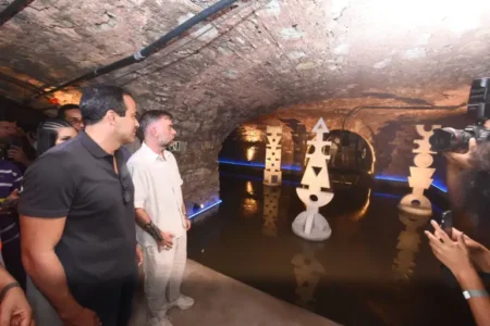 Bruno Reis inaugura galeria no subsolo do Mercado Modelo com obras de artistas soteropolitanos