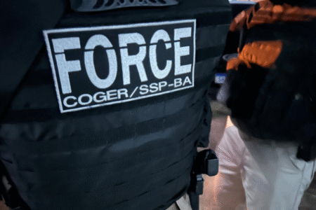 Operação investiga homicídio de líder do MST na Bahia e apreende armas