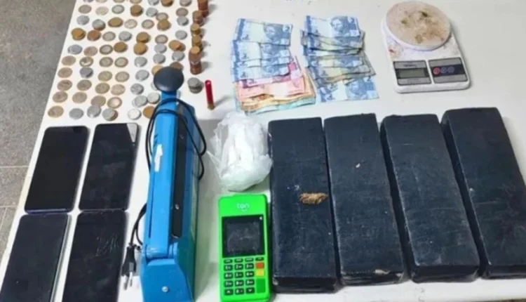 Rondesp apreende drogas e equipamentos em bar de Carinhanha