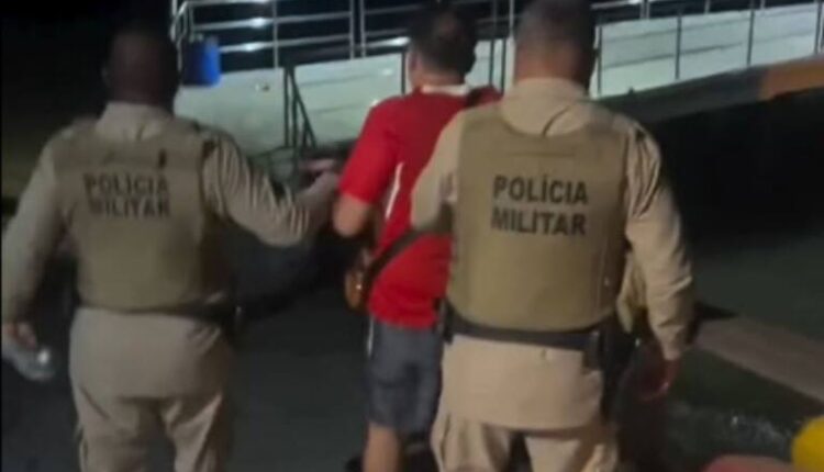 Homem conduzido pela Policia Militar