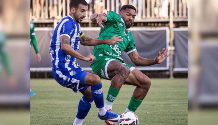 Disputa de bola na Serie D