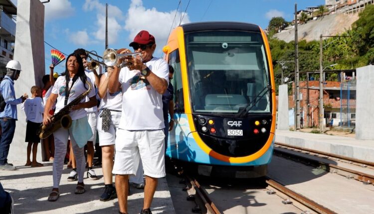 VLT começa a operar com passageiros em São João do Cabrito