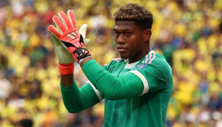 O goleiro Zion Suzuki