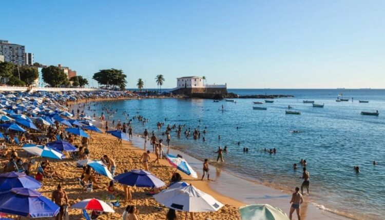 Praia do Porto da Barra, em Salvador