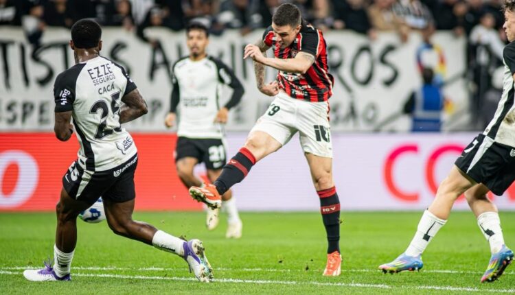 Jogadores do Vitória em campo