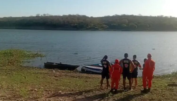 Bombeiros em buscas no Rio Jacuípe