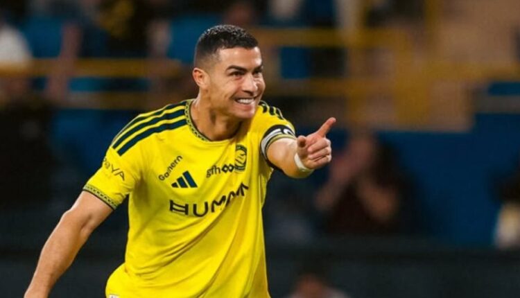 Cristiano Ronaldo comemora gol com a camisa amarela do Al-Nassr