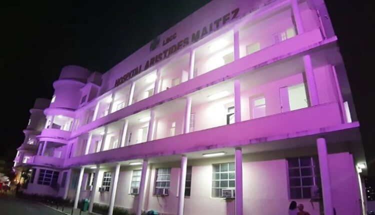 Hospital Aristides Maltez iluminado de rosa