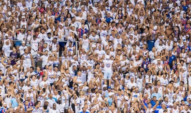 Torcida do Bahia na arquibancada